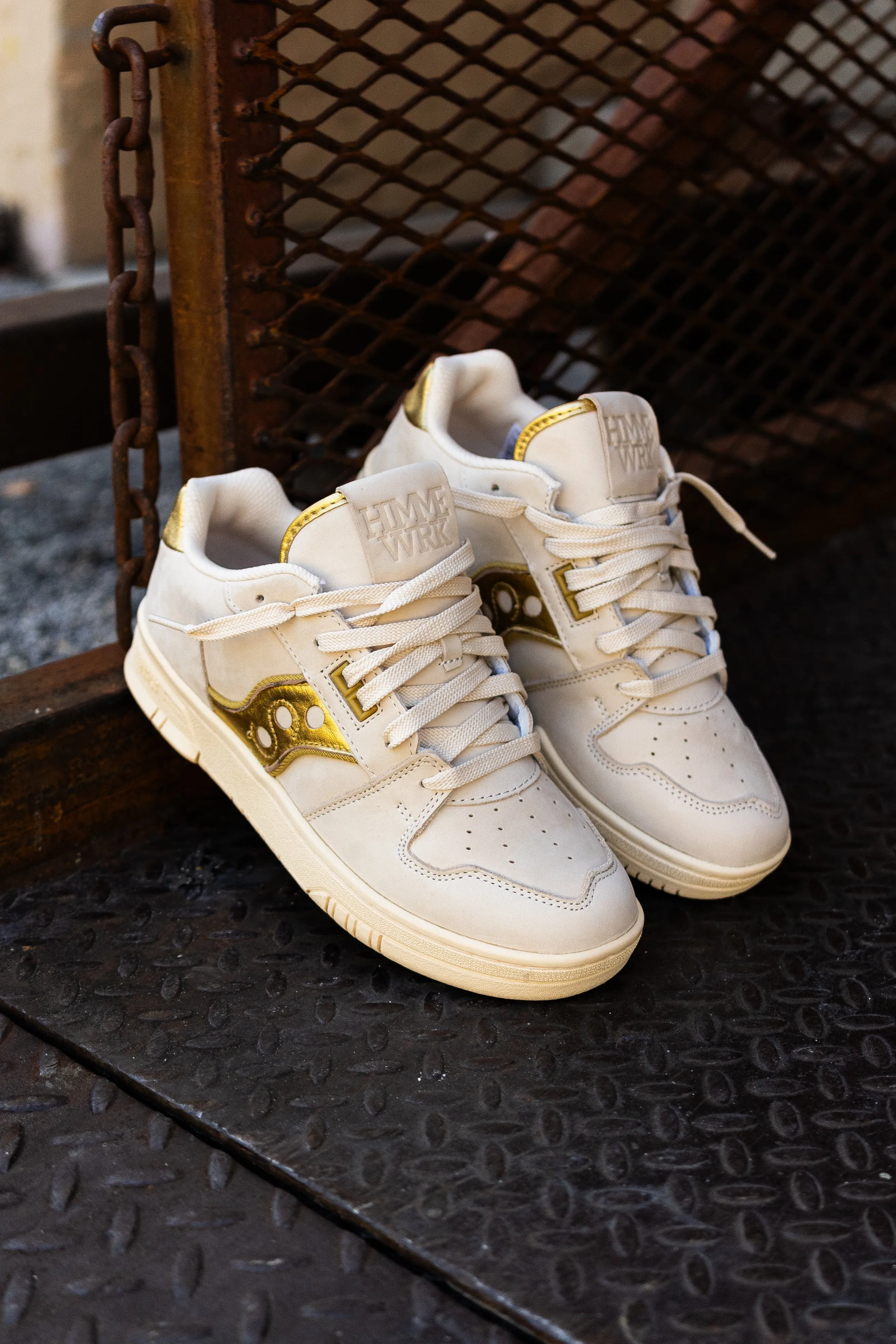 Mens Saucony x Trinidad James Hommewrk Sonic Low 'COACH’S SHOE' (Cream/Gold)