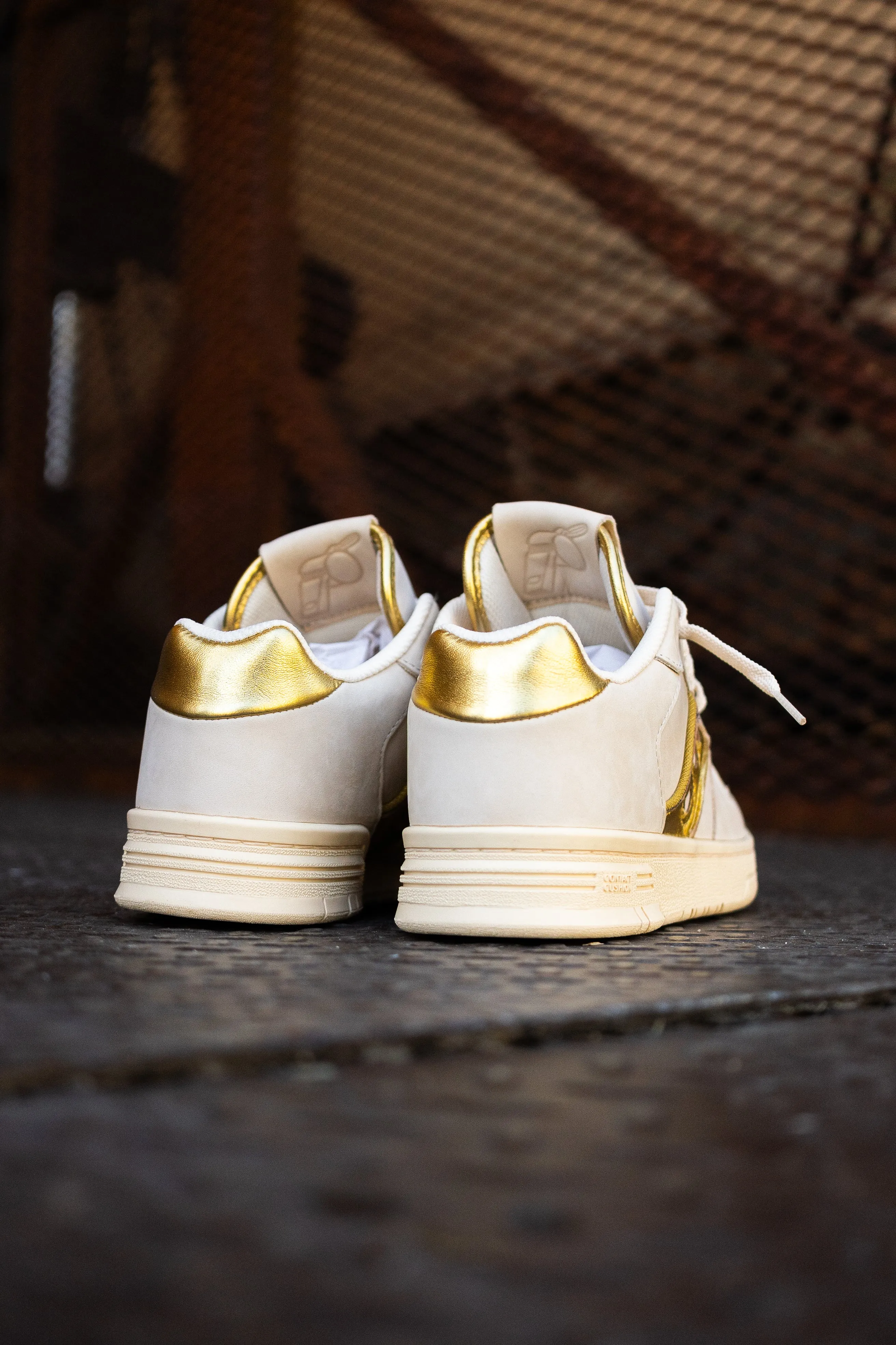 Mens Saucony x Trinidad James Hommewrk Sonic Low 'COACH’S SHOE' (Cream/Gold)