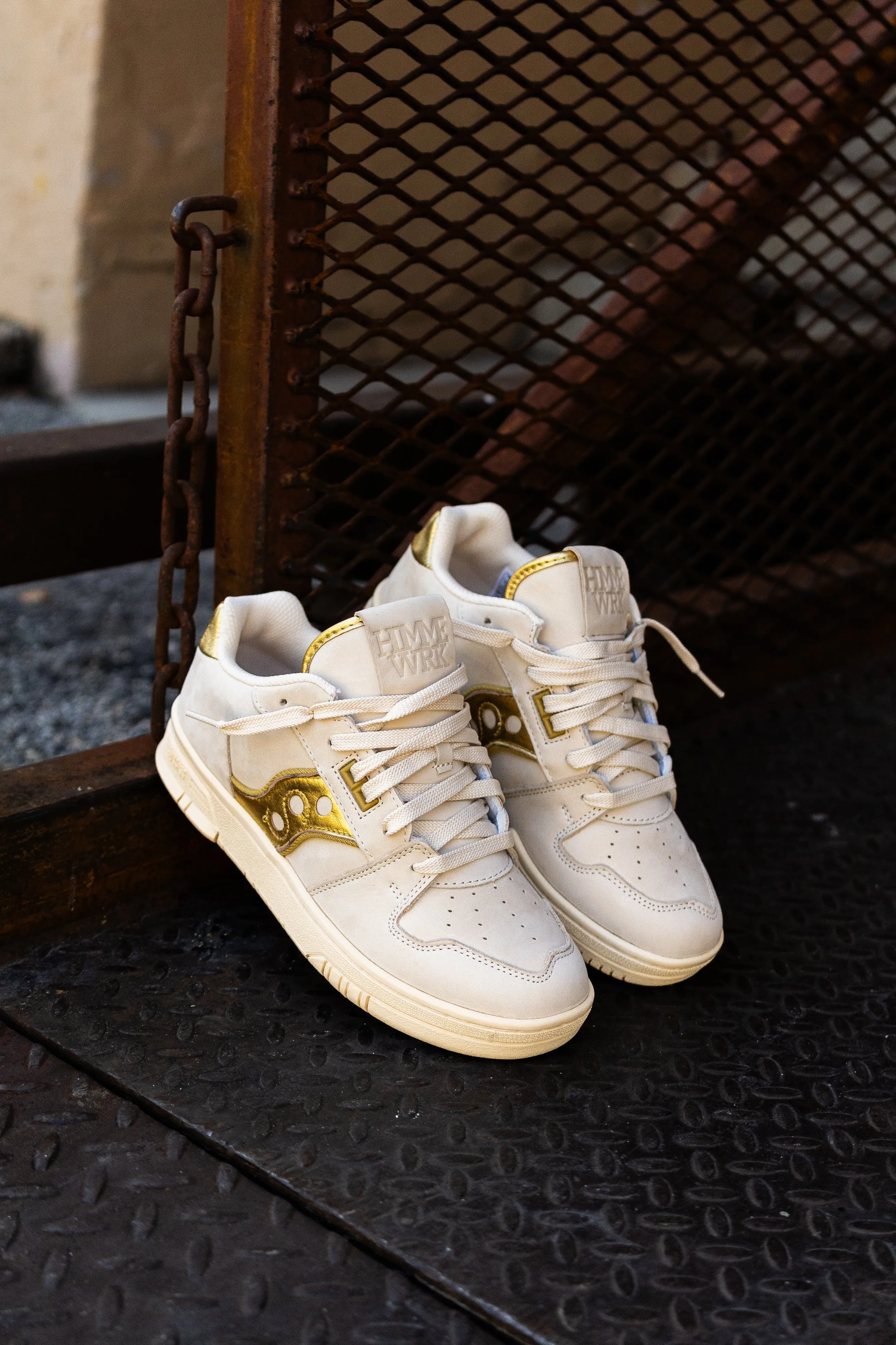 Mens Saucony x Trinidad James Hommewrk Sonic Low 'COACH’S SHOE' (Cream/Gold)