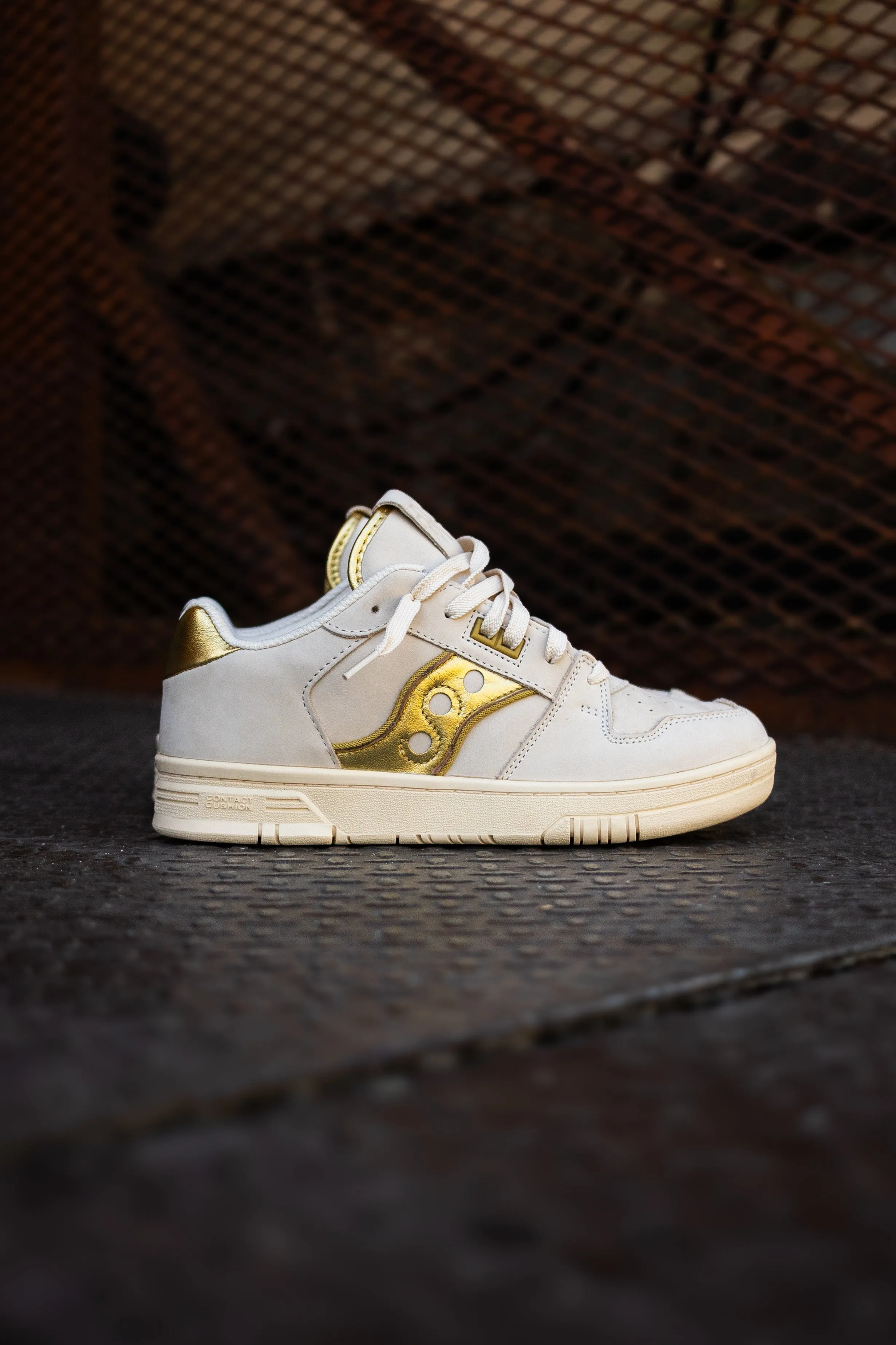 Mens Saucony x Trinidad James Hommewrk Sonic Low 'COACH’S SHOE' (Cream/Gold)