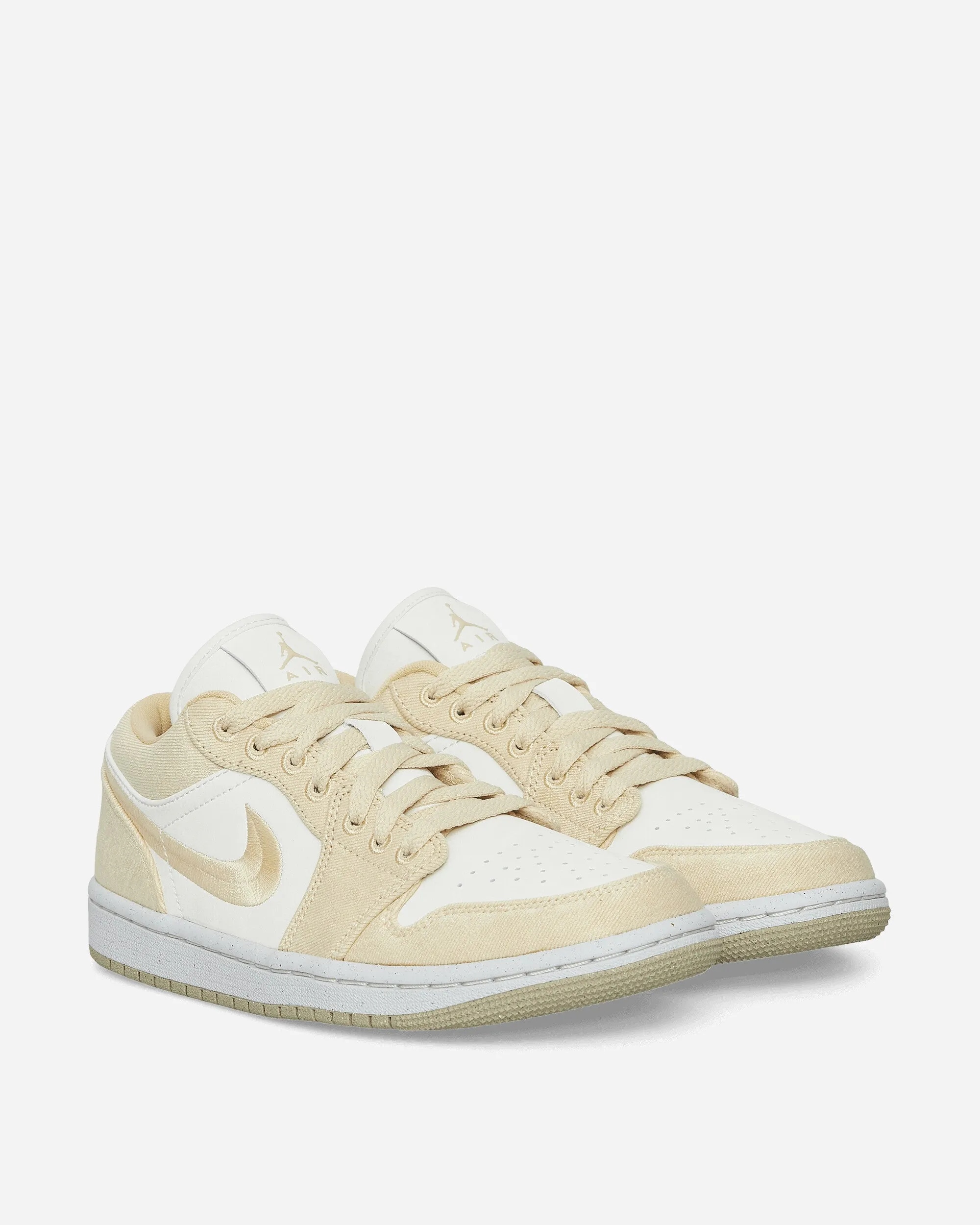 WMNS Air Jordan 1 Low SE Sneakers Team Gold / Sail